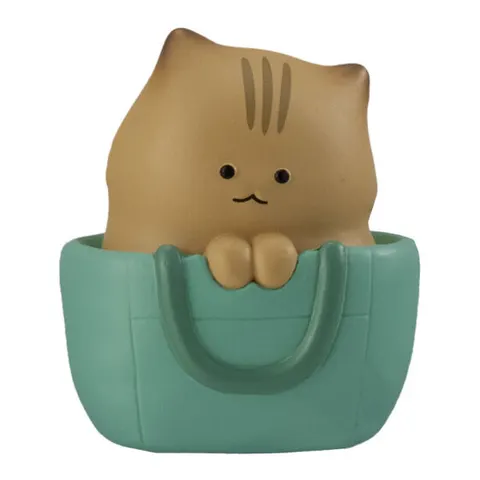 行かないでにゃ